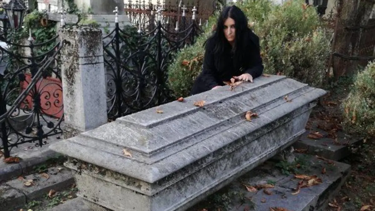 Andreas Bathory hält sich für einen echten Vampir