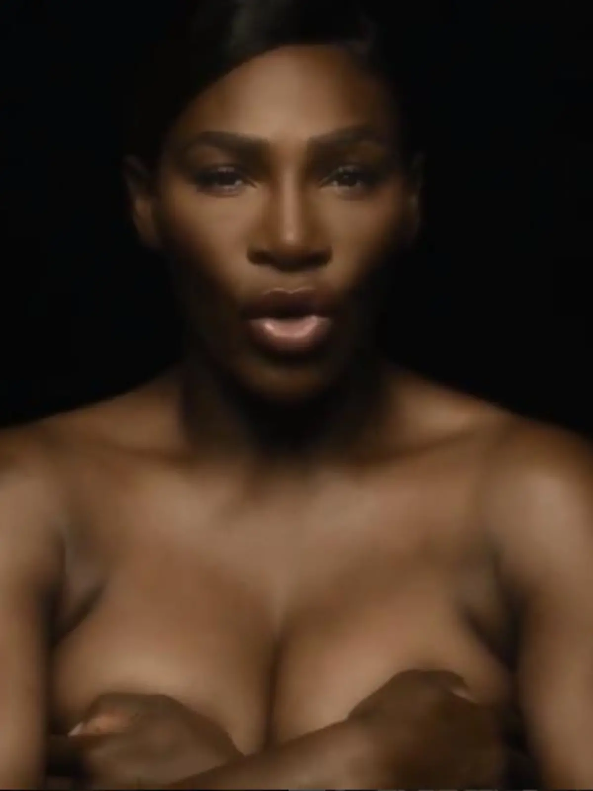 Jetzt lässt Serena Williams für einen guten Zweck die Hüllen fallen.
