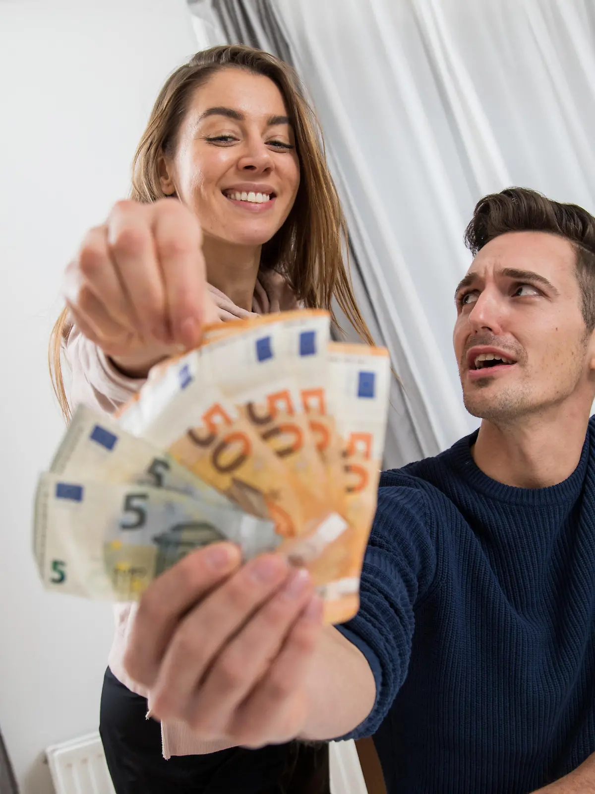 Verträge kündigen, um Geld zu sparen