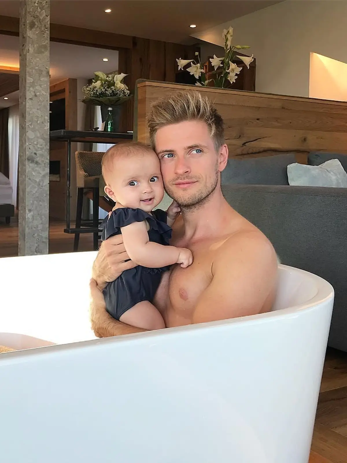 Jörn Schlönvoigt und Tochter Delia im Urlaub.