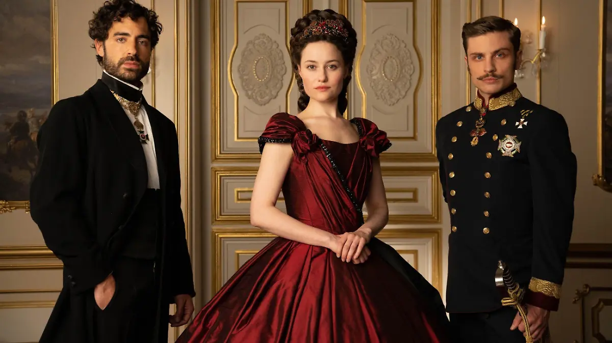 In der zweiten Staffel "Sisi" wird Graf Gyula Andrássy (Giovanni Funiati, l.) zu einer ernstzunehmenden Gefahr für die Beziehung des Traumpaares Sisi (Dominique Devenport) und Franz (Jannik Schümann, r.).

Die Verwendung des sendungsbezogenen Materials ist nur mit dem Hinweis und Verlinkung auf RTL+ gestattet.