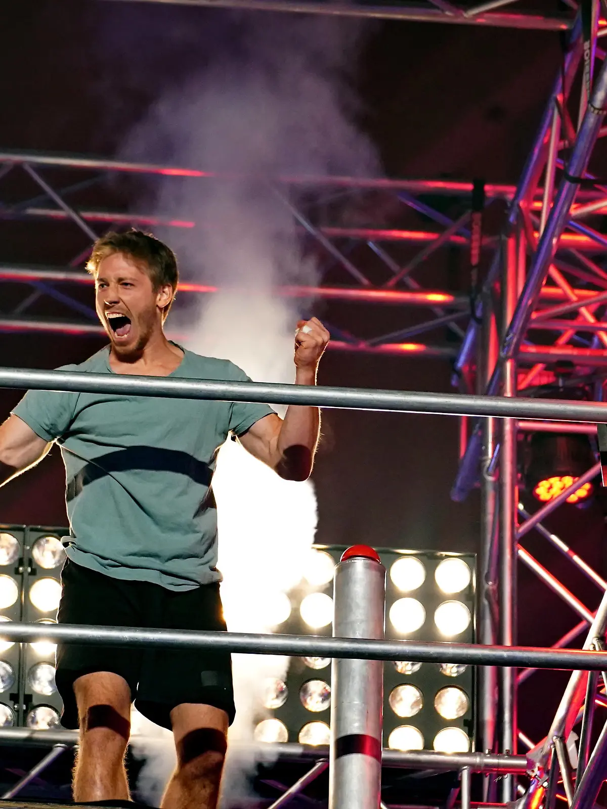 So sehen Sieger aus: Andreas Wöhle schafft den Einzug ins Finale in unter zwei Minuten!