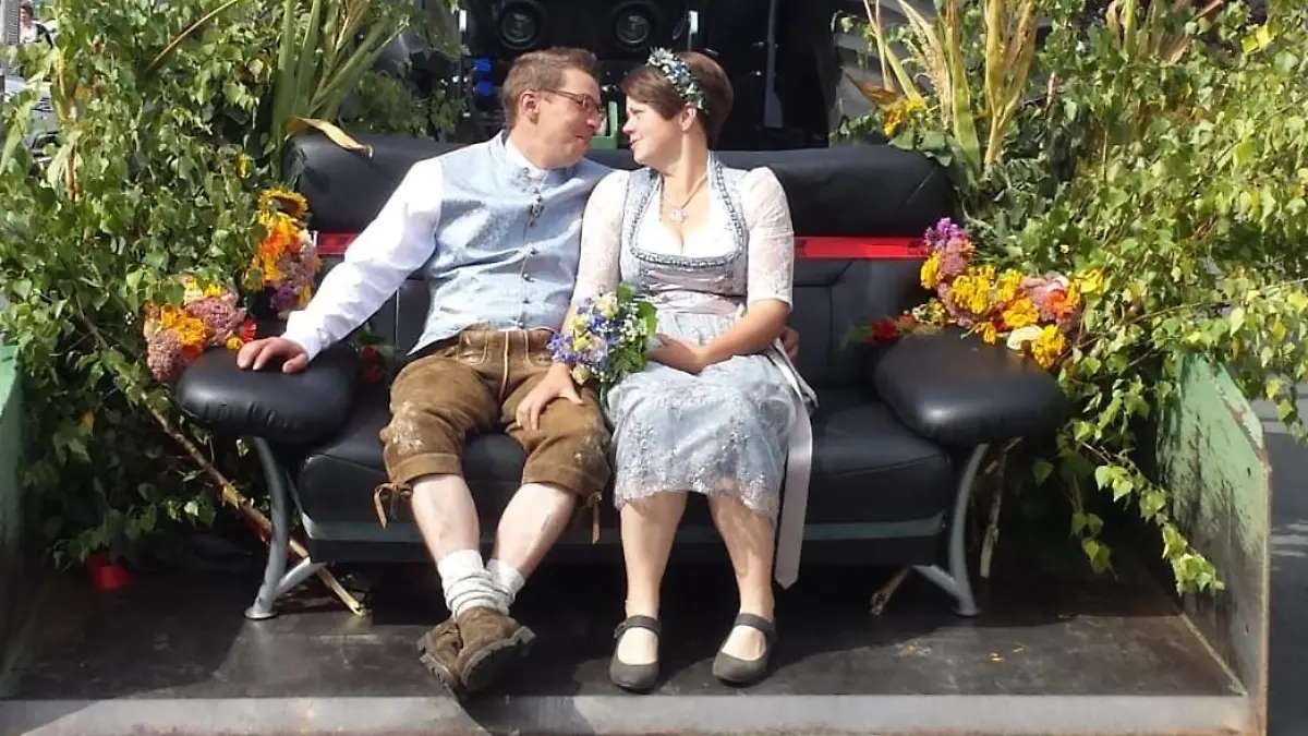 Und noch eine "Bauer sucht Frau"-Hochzeit! Ziegenwirt Roland und seine Franzi haben sich das Ja-Wort gegeben.