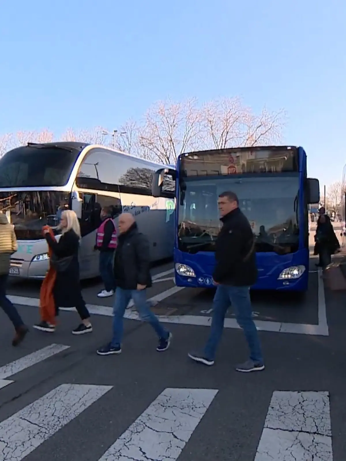Bild zu: "2.300 Stellen werden gestrichen"