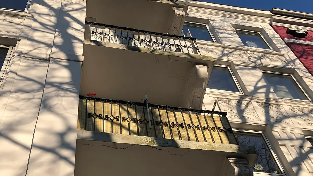 Dieses Haus in Hamburg-Eimsbüttel ist akut einsturzgefährdet.
