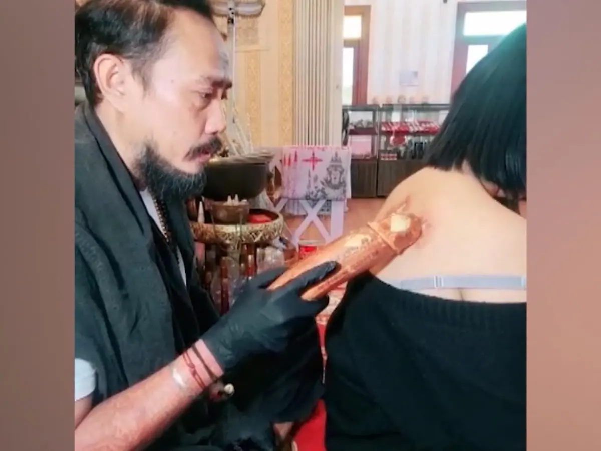 Dating-Garantie dank Schwarzer Magie?!: Dildo-Doc von Thailand: Sexspielzeug soll Glck bringen Dating-Garantie dank Schwarzer Magie?!: Dildo-Doc von Thailand: Sexspielzeug soll Glck bringen