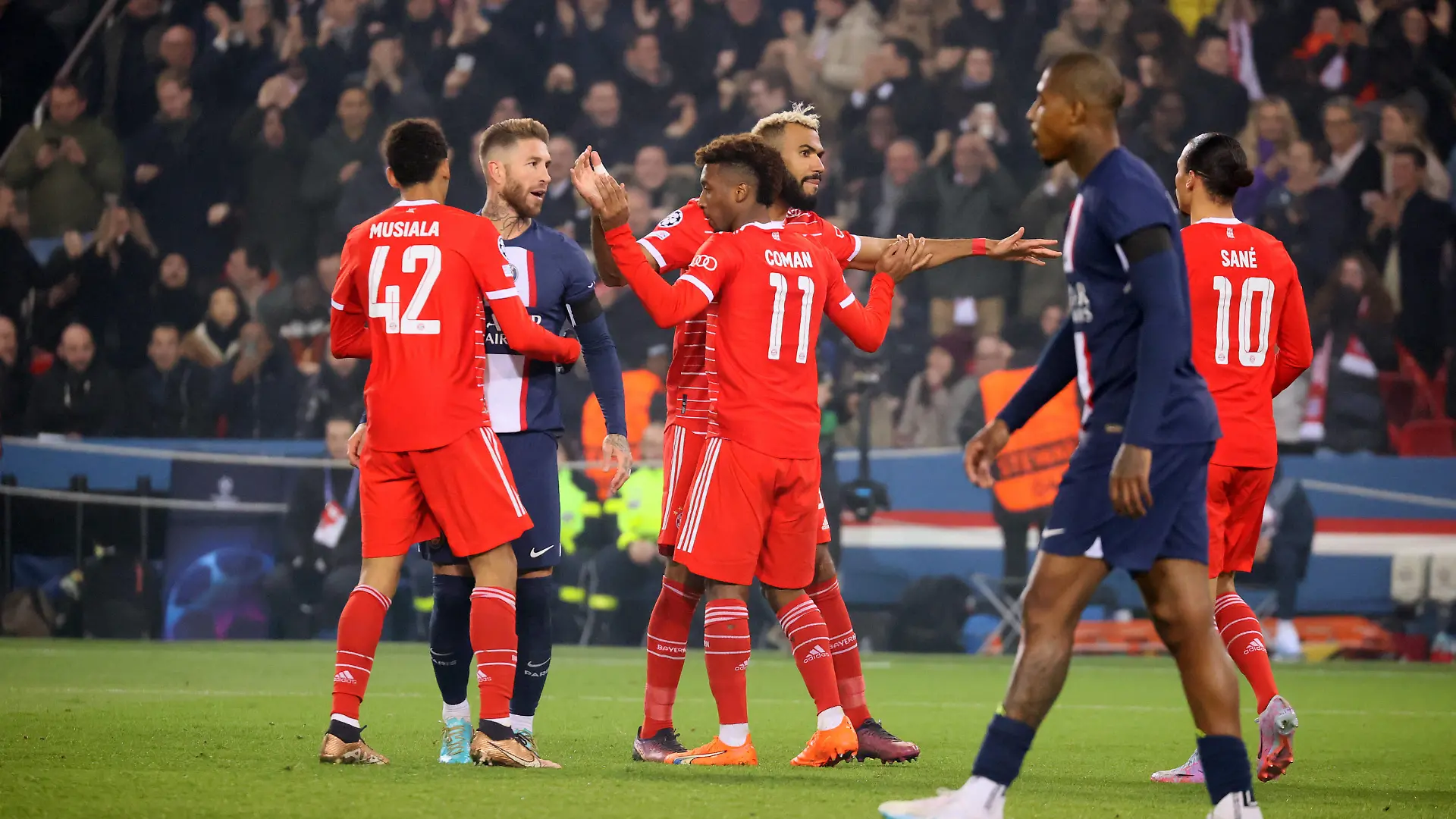 14.02.23 Paris Saint-Germain - FC Bayern München Frankreich, Paris, 14.02.2023, Fussball, Champions League, Paris Saint-Germain - FC Bayern München: Kingsley Coman FC Bayern München Jubel Tor 0:1 Coman. *** 14 02 23 Paris Saint Germain FC Bayern Munich France, Paris, 14 02 2023, football, Champions League, Paris Saint Germain FC Bayern Munich Kingsley Coman FC Bayern Munich cheer goal 0 1 Coman