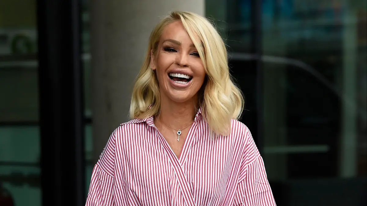 TV-presenter, Katie Piper, is all smiles as she is seen leaving BBC Breakfast Studios  this morning after being announced for Strictly Come Dancing in Manchester, UK. 

The blonde beauty wears a pink wrap dress paired with white high heels.

Pictured: Katie Piper
Ref: SPL5015756 130818 NON-EXCLUSIVE
Picture by: SplashNews.com

Splash News and Pictures
Los Angeles: 310-821-2666
New York: 212-619-2666
London: 0207 644 7656
Milan: +39 02 4399 8577
Sydney: +61 02 9240 7700
photodesk@splashnews.com

World Rights, 
