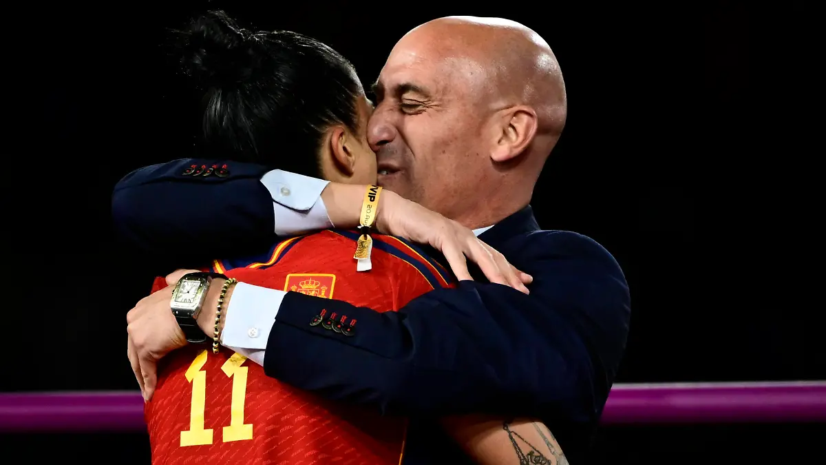 Sydney, Australia, August 20th 2023: Spanish Football Federation RFEF President Luis Rubiales kisses Jenni Hermoso after Spain win the FIFA Womens World Cup 2023 final football match between Spain and England at Stadium Australia in Sydney, Australia. Richard Callis / SPP PUBLICATIONxNOTxINxBRAxMEX Copyright: xRichardxCallisx/xSPPx spp-en-RiCaSp-rmfc260823-3904