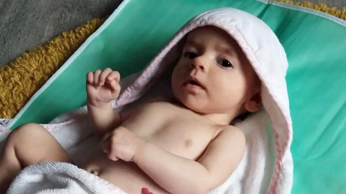 Jorgia in Handtuch