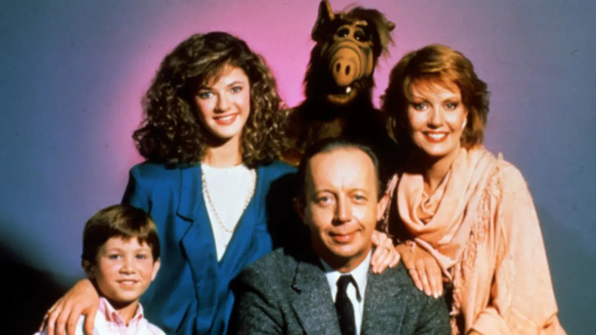 Bildnummer: 54322371  Datum: 14.04.1987  Copyright: imago/United Archives
KPA43814.jpg ALF / Onkel Albert USA 1987 / Nick Havinga Familie Tanner erwartet Onkel Albert zu Besuch: BENJI GREGORY, ANDREA ELSON, ALF, MAX WRIGHT, ANNE SCHEDEEN BOX People Entertainment quer o0 Shooting Studio

Bildnummer 54322371 Date 14 04 1987 Copyright Imago United Archives KPA43814 JPG Alf Uncle Albert USA 1987 Nick  Family Tanner expected Uncle Albert to Visit Benji Gregory Andrea Elson Alf Max Wright Anne  Box Celebrities Entertainment horizontal o0 Shooting Studio 