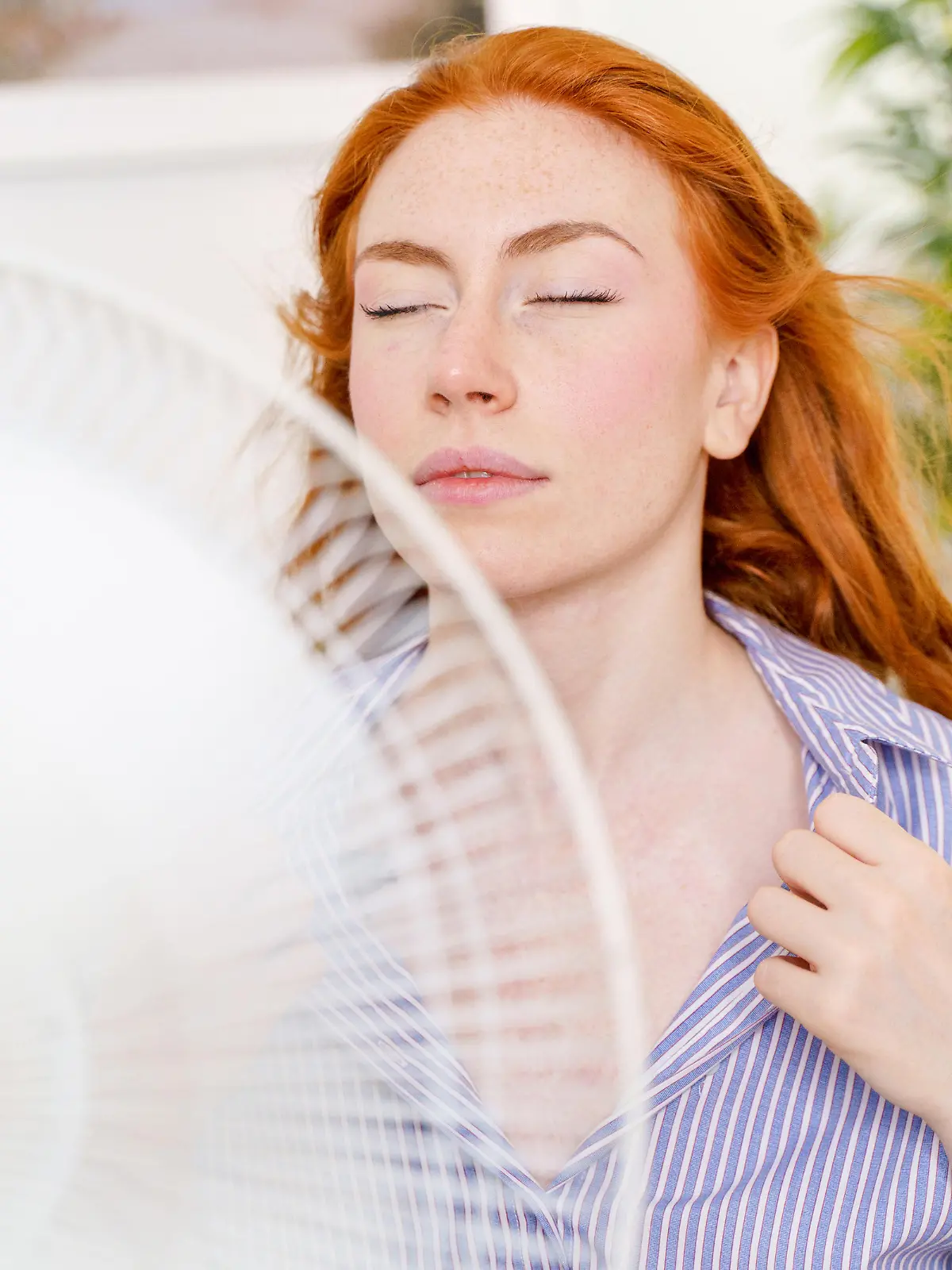 One woman suffers from heat in the summer season