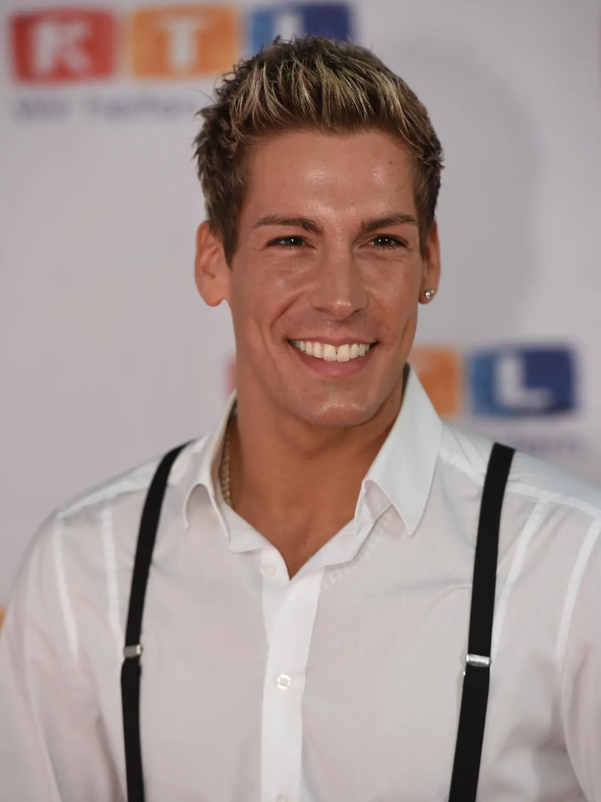 Der Sänger Norman Langen, aufgenommen am 20.11.2015 in Hürth bei Köln bei 20 Jahre RTL Spendenmarathon 'Wir helfen Kindern'. Foto: Horst Galuschka