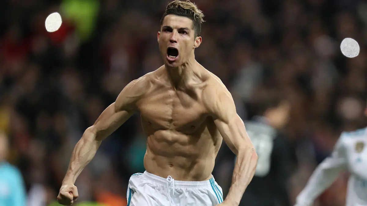ARCHIV - 11.04.2018, Spanien, Madrid: Fußball, Champions League, K.o.-Runde, Viertelfinale, Rückspiel, Real Madrid - Juventus Turin, Fußballstadion Santiago Bernabeu: Cristiano Ronaldo von Madrid jubelt nach einem Tor. (zu dpa «Bericht: Juventus Turin will 120 Millionen für Ronaldo bieten» am 03.07.2018) Foto: Manuel Blondeau/Aop.Press/Zuma Press/dpa +++ dpa-Bildfunk +++