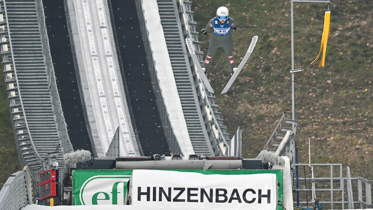 NORDIC SKIING - FIS WC Hinzenbach HINZENBACH,AUSTRIA,11.FEB.23 - NORDIC SKIING, Ski jumping, Skispringen, Ski, nordisch - FIS World Cup, normal hill, qualification, ladies. Image shows Chiara Kreuzer AUT. PUBLICATIONxNOTxINxAUTxSUIxSWE GEPAxpictures/xChristianxMoser