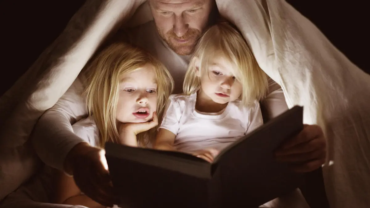 Kindern Märchen vorlesen