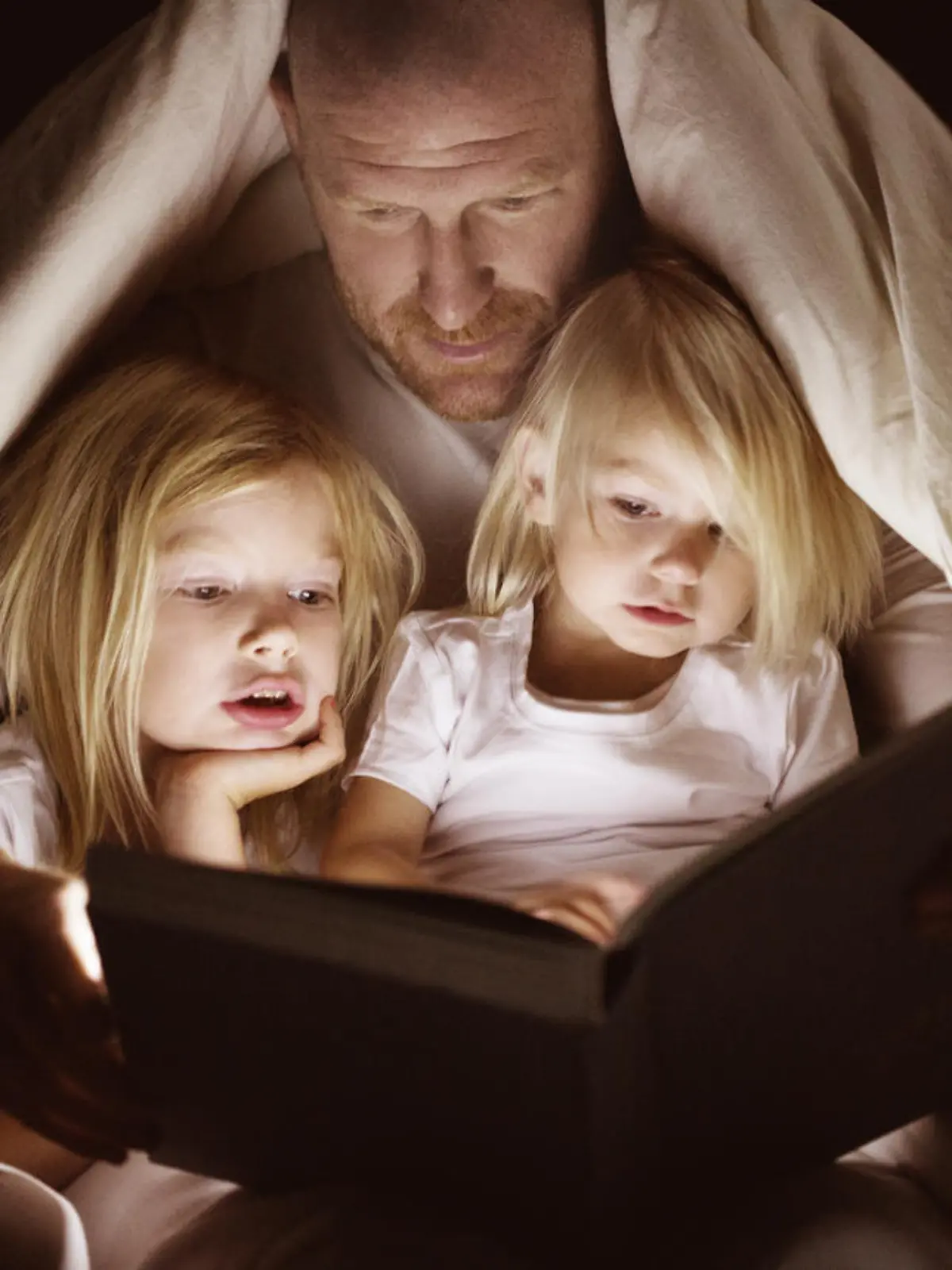 Kindern Märchen vorlesen
