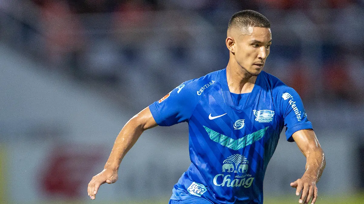 CHONBURI, THAILAND - April 23: Faiq Jefri Bolkiah of Chonburi FC during the Thai Premier League match between CHONBURI F.C. and NAKHON RATCHASIMA F.C. at Chonburi Municipality Stadium on April 23, 2022 in CHONBURI, Thailand (Photo by Orange Pictures)