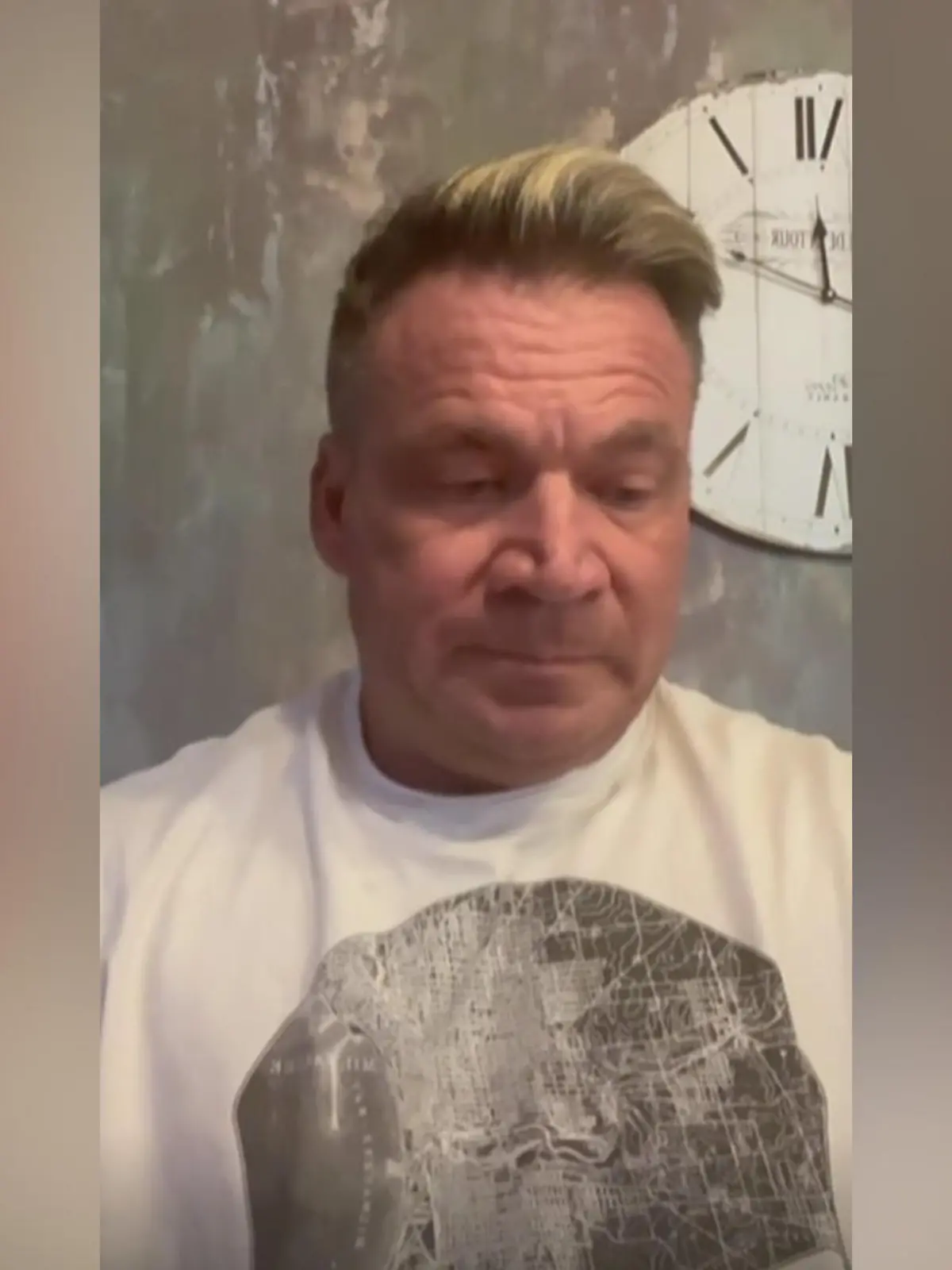 Peter Klein gesteht, dass er sich in Yvonne Woelke verliebt hat. Quelle: peterklein_official
