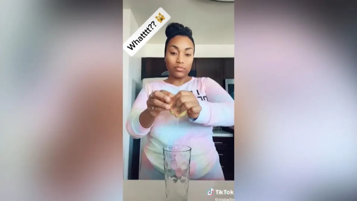 Genialer Trick: Zitronen ohne Kerne und Sauerei auspressen Ein Holzstäbchen reicht