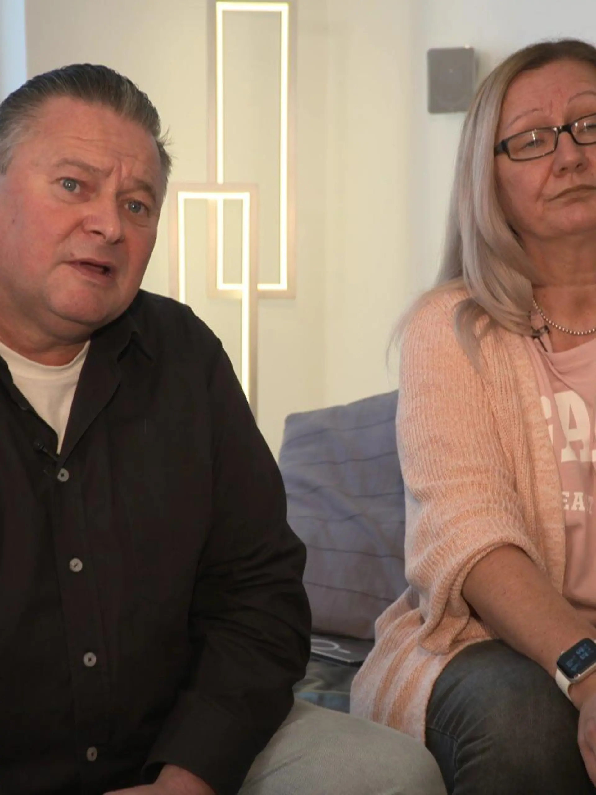 Kurt und Maja Sprengart haben ihren Sohn bei einer Messerattacke verloren.