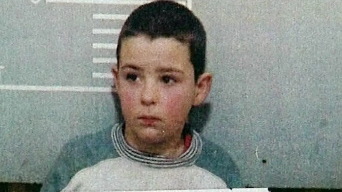 epa000319998 (FILE) Police handout picture dated 20 February 1993 of Robert Thompson. A Sunday newspaper, reports Sunday 28 November 2004, that Denise Fergus, the mother of the murdered toddler James Bulger, tracked down one of her son's killers but lost her nerve before she could confront him. Mrs Fergus found out where Robert Thompson - who was convicted at the age of 11 alongside Jon Venables for the murder of two-year-old James - was living. More than a decade on from the court case, she recognised the child killer at once but was paralysed by fear on seeing him in the flesh. Thompson and Venables, both now 21, were given new identities and addresses after their release from detention in 2001. EPA/POLICE HANDOUT UK AND IRELAND OUT