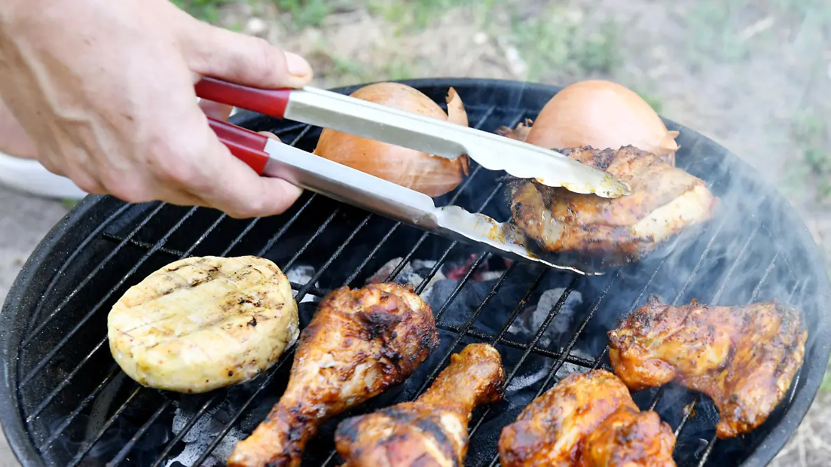 So schützen Sie Ihr Grillfleisch vor gefährlichen Bakterien Hunderte Darmerkrankungen gemeldet