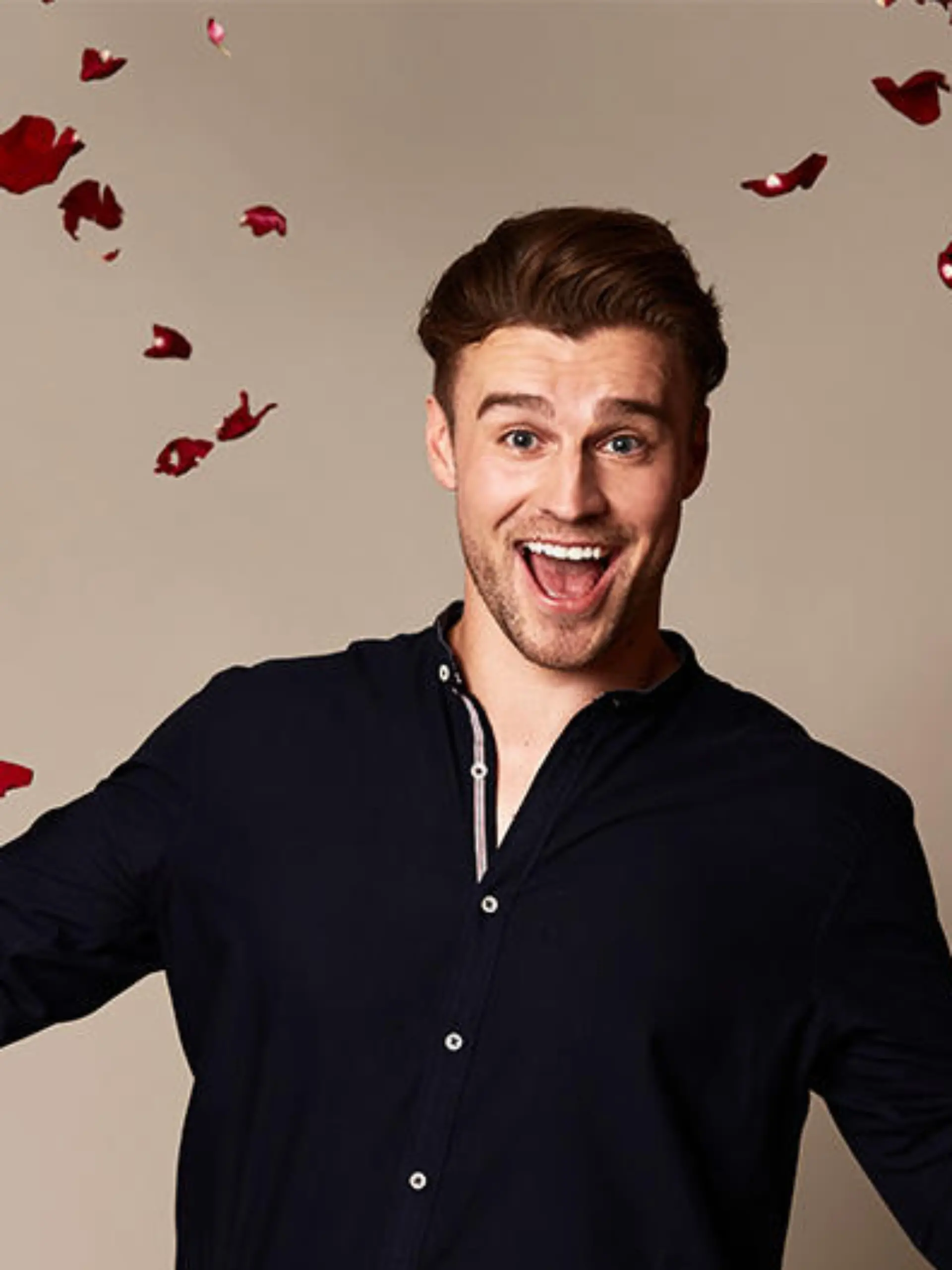 bachelorette bio alexander