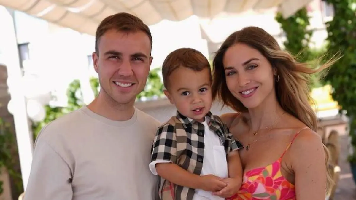 Familie Götze: Ann-Kathrin, Mario und Rome