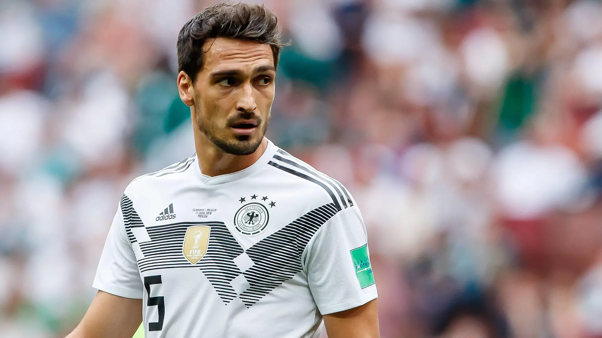 Moskau, Russland, 17.06.2018, FIFA Weltmeisterschaft, Gruppe F, Deutschland - Mexico, Mats Hummels (GER) schaut ( DeFodi507 *** Moscow Russia 17 06 2018 FIFA World Cup Group F Germany Mexico Mats Hummels GER is watching DeFodi507