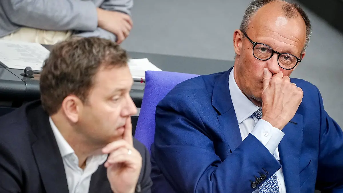 Für die Spitzen der schwarz-roten Koalition ist die Vertagung eine Schlappe.