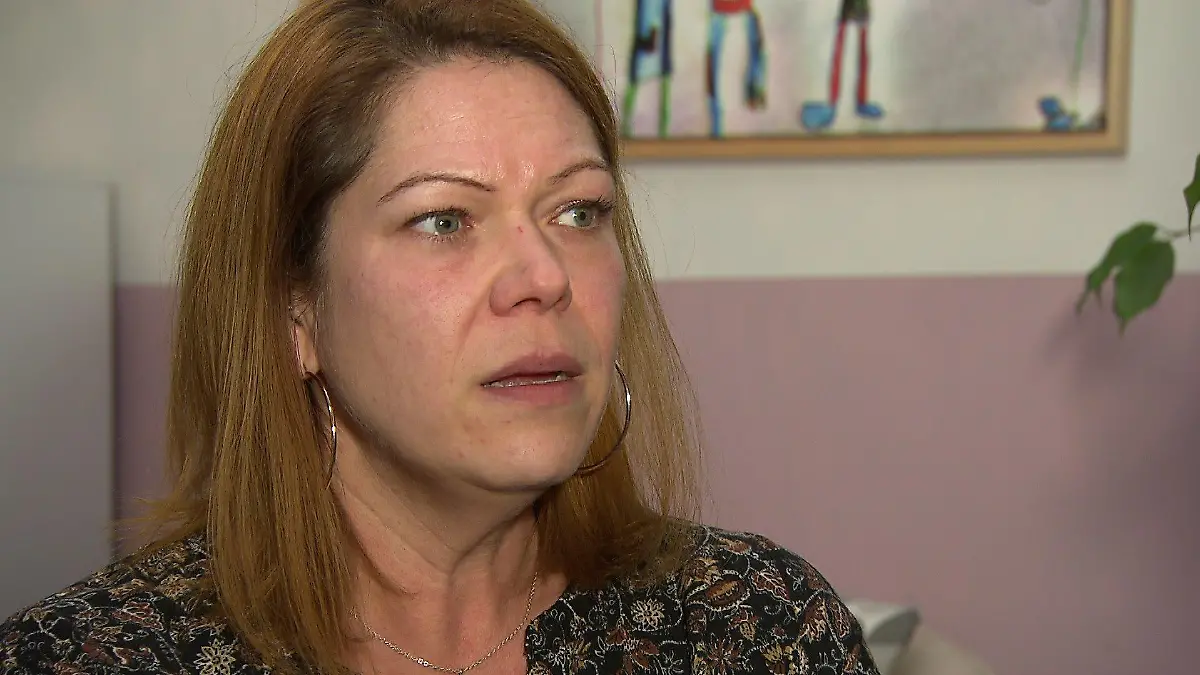 Jessica Dengel, Mutter.