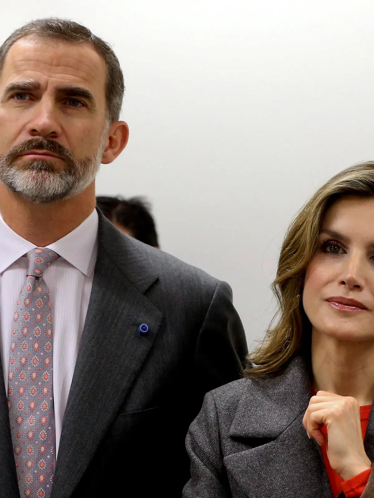 ARCHIV - König Felipe VI. und Königin Letizia von Spanien besuchen den Wissenschafts- und Trechnologiepark der Universität von Porto (UPTEC) am 29.11.2016 in Porto, Portugal. (zu dpa Spanisches Königspaar holt England-Reise im Juni nach vom 10.03.2017) Foto: Jose Coelho/Pool/LUSA POOL/dpa +++(c) dpa - Bildfunk+++