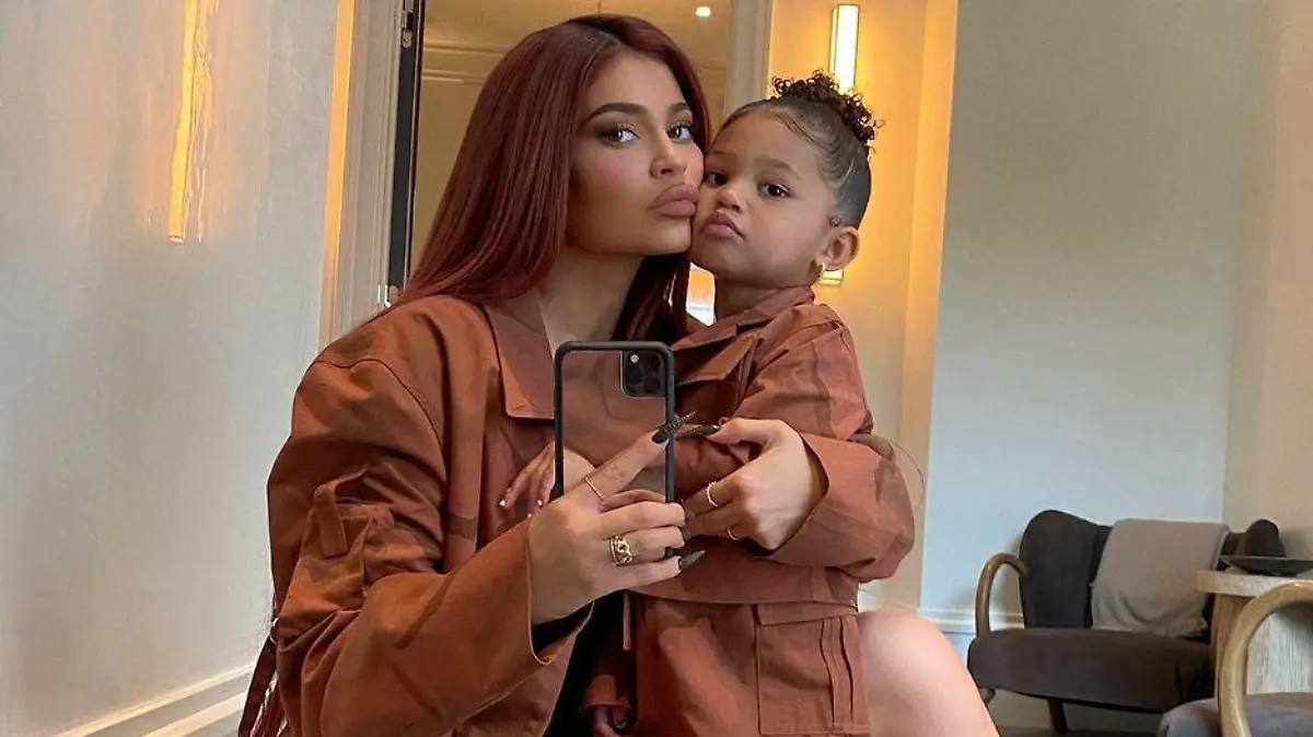 Kylie Jenner und ihre Tochter Stormi haben großen Ähnlichkeit.