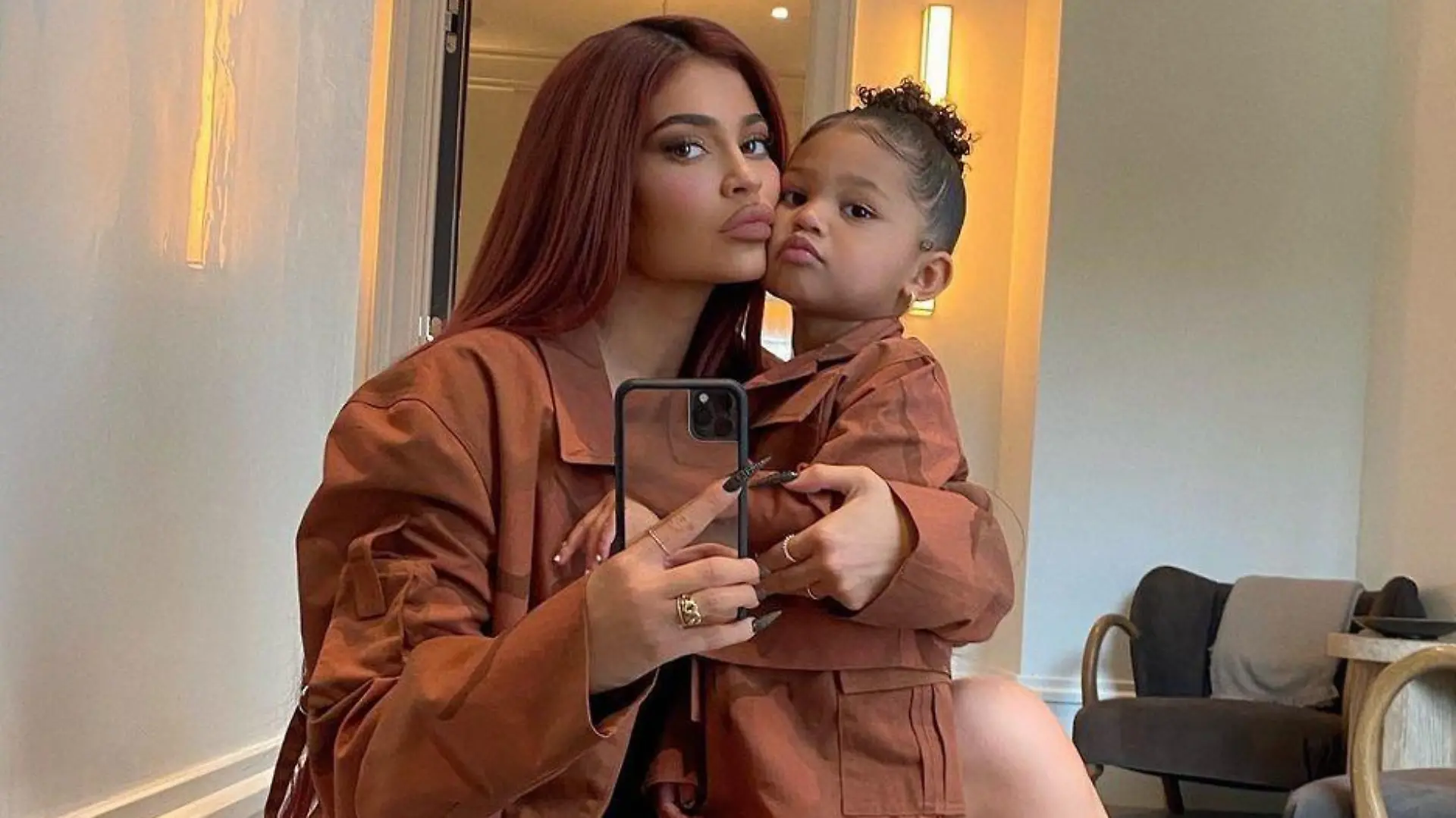 Kylie Jenner und ihre Tochter Stormi haben großen Ähnlichkeit.