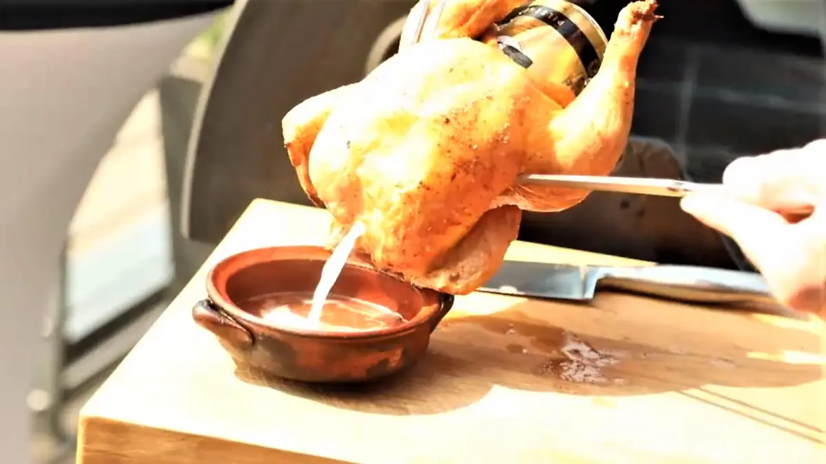 So bereiten Sie das Bierhähnchen zu Perfektes Grillgericht