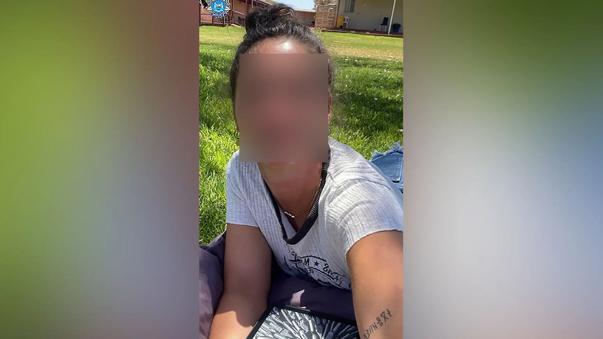 Die Backpackerin, deren Familie aus Nordrhein-Westfalen stammt, wurde wie durch ein Wunder lebend gefunden.