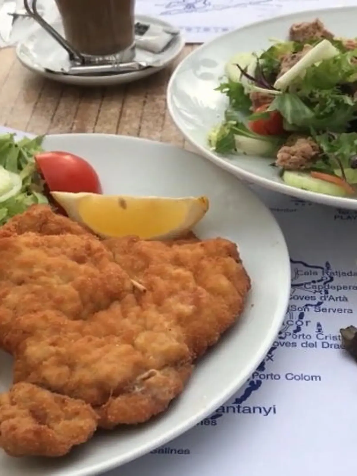 Bild zu: "Wie eklig! Restaurants tischen Essen zweimal auf"