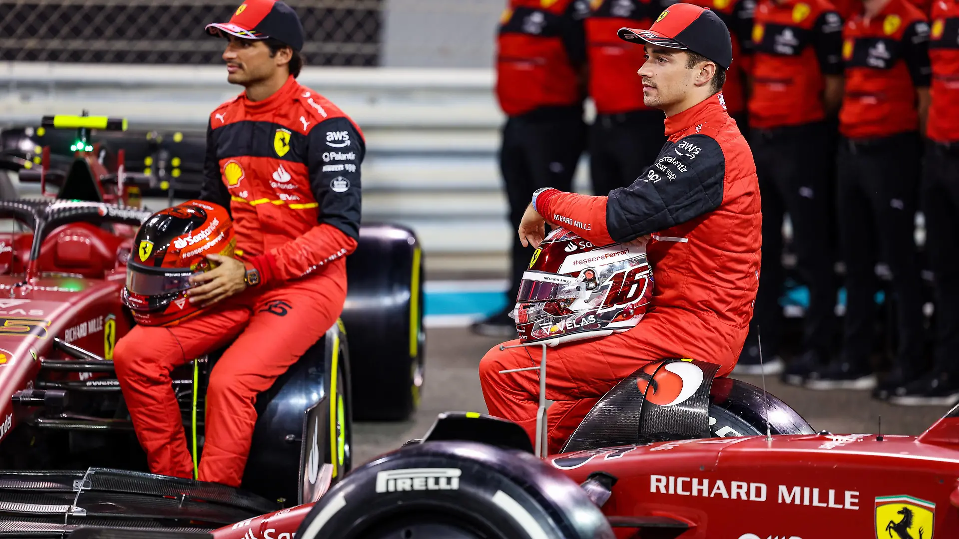 SAINZ Carlos spa, Scuderia Ferrari F1-75, LECLERC Charles mco, Scuderia Ferrari F1-75, portrait during the Formula 1 Etihad Airways Abu Dhabi Grand Prix 2022, 22nd round of the 2022 FIA Formula One World Championship, WM, Weltmeisterschaft from November 18 to 20, 2022 on the Yas Marina Circuit, in Yas Island, Abu Dhabi - F1 - ABU DHABI GRAND PRIX 2022 DPPI/Panoramic PUBLICATIONxNOTxINxFRAxITAxBEL 20221117_GOOD6992