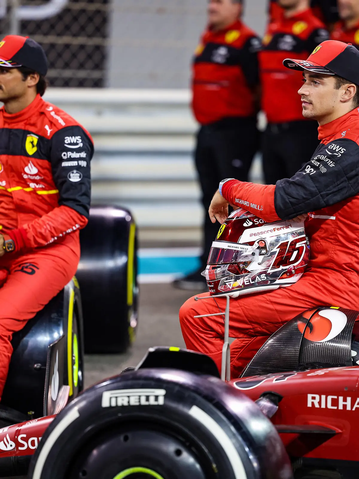 SAINZ Carlos spa, Scuderia Ferrari F1-75, LECLERC Charles mco, Scuderia Ferrari F1-75, portrait during the Formula 1 Etihad Airways Abu Dhabi Grand Prix 2022, 22nd round of the 2022 FIA Formula One World Championship, WM, Weltmeisterschaft from November 18 to 20, 2022 on the Yas Marina Circuit, in Yas Island, Abu Dhabi - F1 - ABU DHABI GRAND PRIX 2022 DPPI/Panoramic PUBLICATIONxNOTxINxFRAxITAxBEL 20221117_GOOD6992 