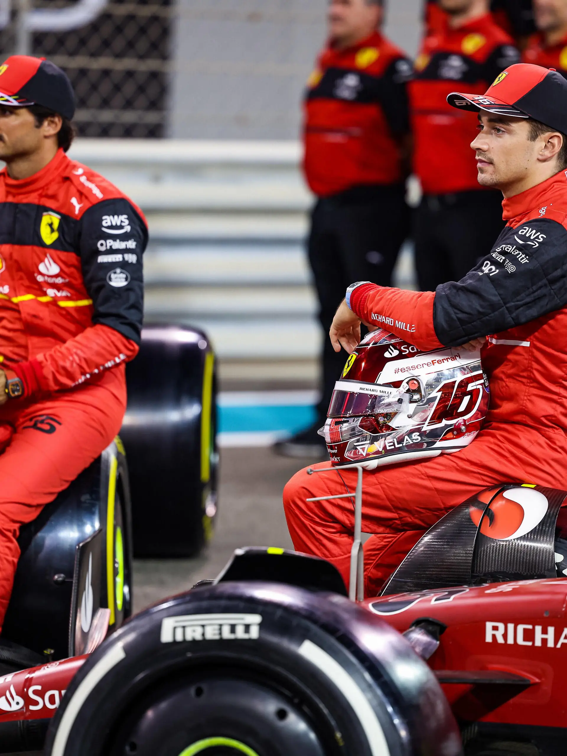 SAINZ Carlos spa, Scuderia Ferrari F1-75, LECLERC Charles mco, Scuderia Ferrari F1-75, portrait during the Formula 1 Etihad Airways Abu Dhabi Grand Prix 2022, 22nd round of the 2022 FIA Formula One World Championship, WM, Weltmeisterschaft from November 18 to 20, 2022 on the Yas Marina Circuit, in Yas Island, Abu Dhabi - F1 - ABU DHABI GRAND PRIX 2022 DPPI/Panoramic PUBLICATIONxNOTxINxFRAxITAxBEL 20221117_GOOD6992 
