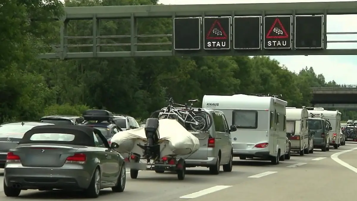 Die besten Stau-Tipps: So kommen Sie gut an Stau-Gefahr zu Pfingsten