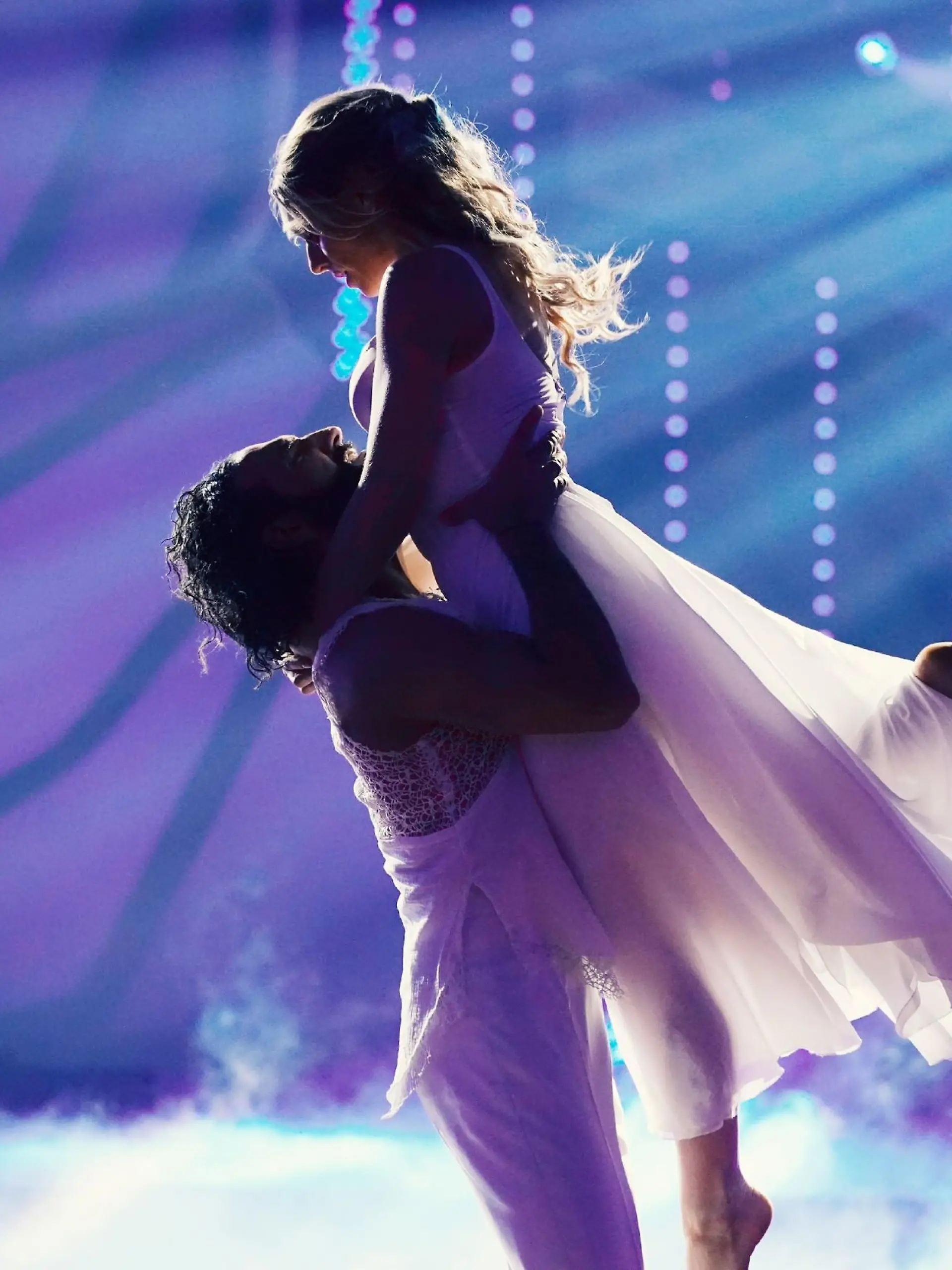 Iris Mareike Steen und Christian Polanc mit ihrem Freestyle.
Verwendung der Bilder für Online-Medien ausschließlich mit folgender Verlinkung:'Alle Infos zu 'Let's Dance' im Special bei RTL.de: http://www.rtl.de/cms/sendungen/lets-dance.html