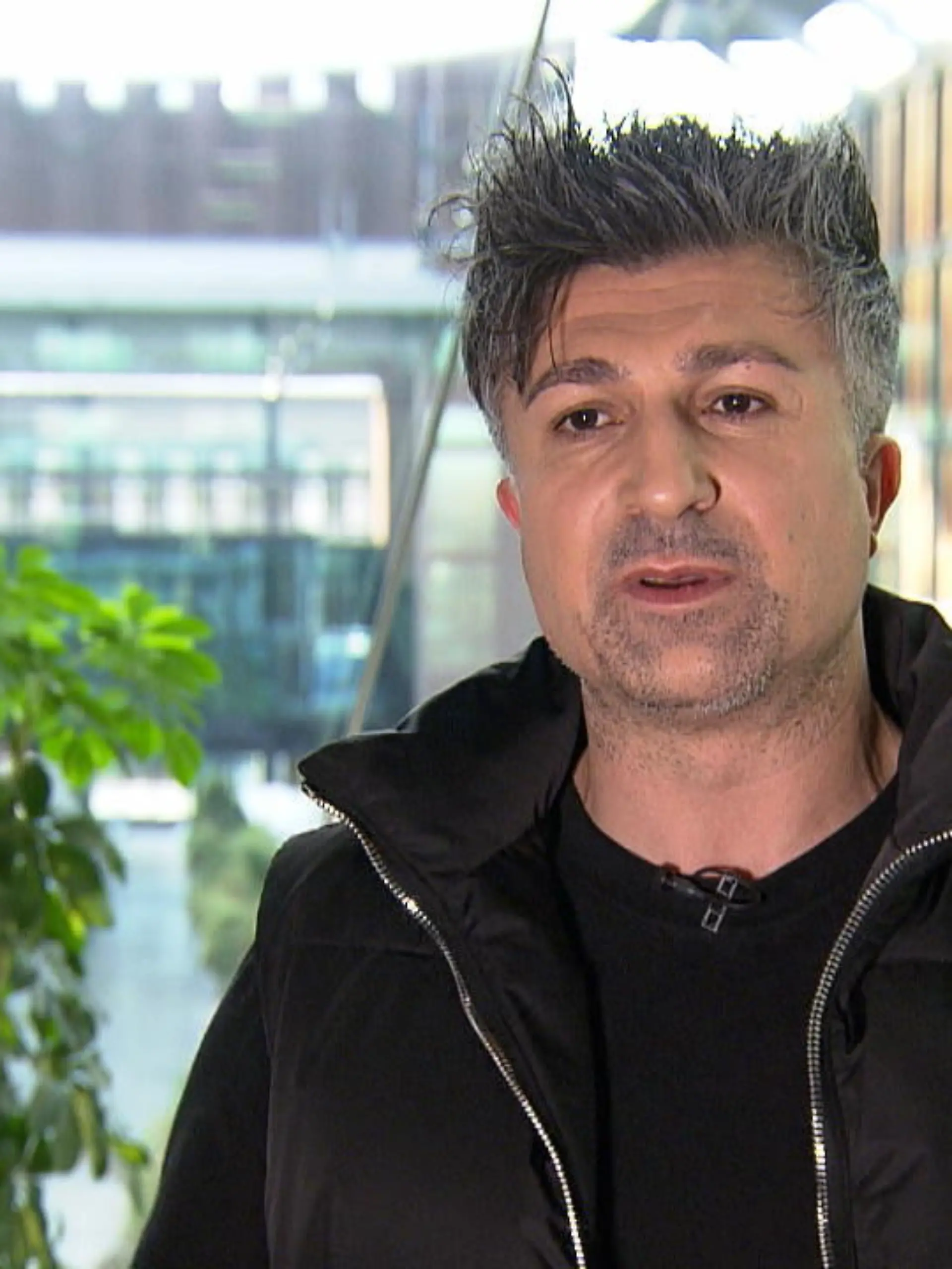 Seit seinem krassen Gewinn, ist es schwierig für den Dortmunder Frauen kennenzulernen. Vielen wollen nur sein Geld, ist er sich sicher. Bei einem Date wurde der 41-Jährige sogar fast betäubt und ausgeraubt. Wie ihn ein Trinkpäckchen gerettet hat.