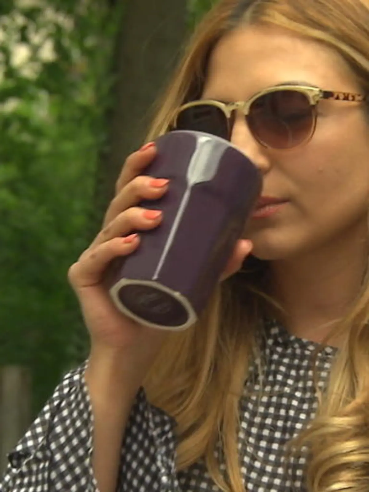 Bild zu: "Koffein gegen Orangenhaut"