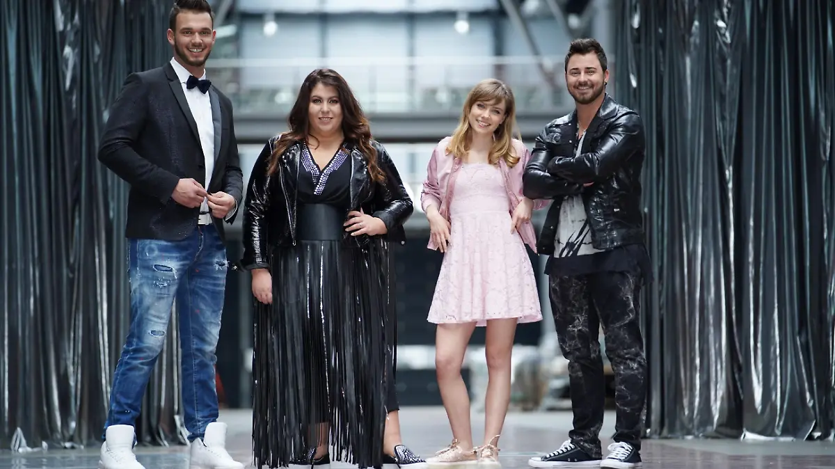 Die"DSDS"-Finalisten. V.l.: Michael Rauscher, Janina el Arguioui, Marie Wegener und Michel Truog.
Verwendung der Bilder für Online-Medien ausschließlich mit folgender Verlinkung:"Alle Infos zu "Deutschland sucht den Superstar" im Special bei RTL.de: http://www.rtl.de/cms/sendungen/superstar.html
