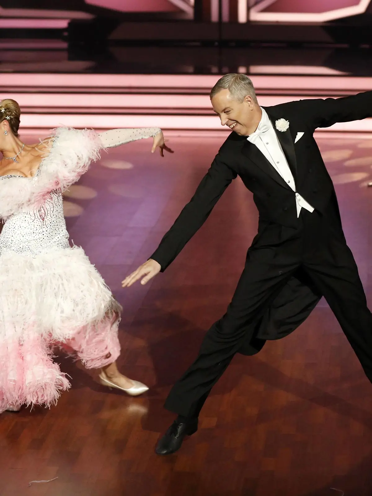 Thomas Hermanns und Regina Luca in der 6. Live-Show der 11. Staffel der RTL-Tanzshow Let s Dance im MMC Coloneum. Köln, 27.04.2018 *** Thomas Hermanns and Regina Luca in the 6 live show of the 11 season of the RTL dance show Let s Dance at the MMC Coloneum Cologne 27 04 2018 Foto:xC.xHardtx/xFuturexImage  