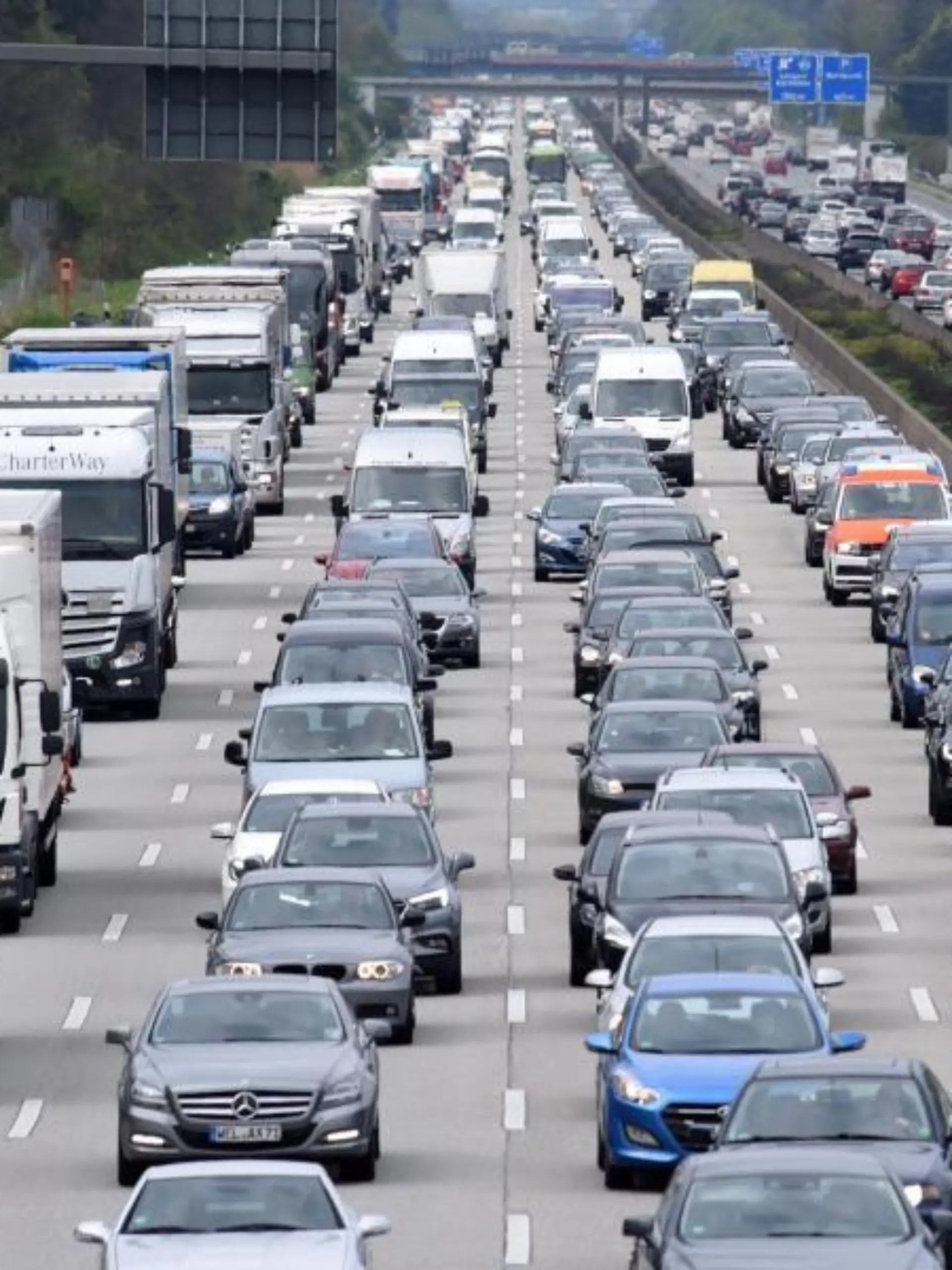 Stau auf der A5