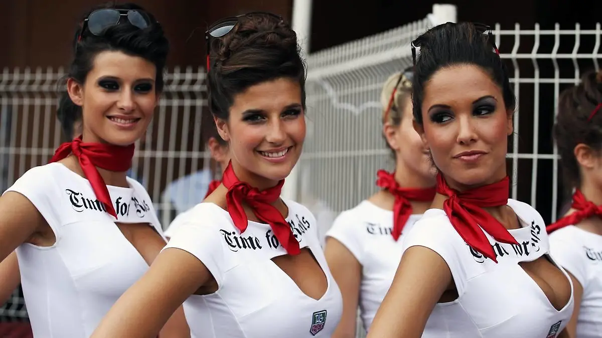Grid girls.27.05.2012. Formula 1 World Championship, Rd 6, Monaco Grand Prix, Monte Carlo, Monaco, Race Day- www.xpbimages.com, EMail: requests@xpbimages.com - copy of publication required for printed pictures. Every used picture is fee-liable. © Copyright: Moy / XPB Images