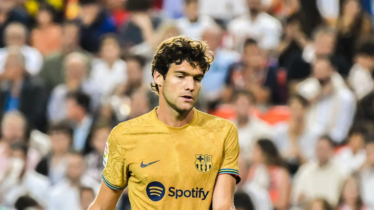 October 29, 2022: VALENCIA, SPAIN - OCTOBER 29: Marcos Alonso of FC Barcelona during the match between Valencia CF and FC Barcelona of La Liga Santander on October 29, 2022 at Mestalla in Valencia, Spain. (Credit Image: © Samuel CarreñO/PX Imagens via ZUMA Press Wire